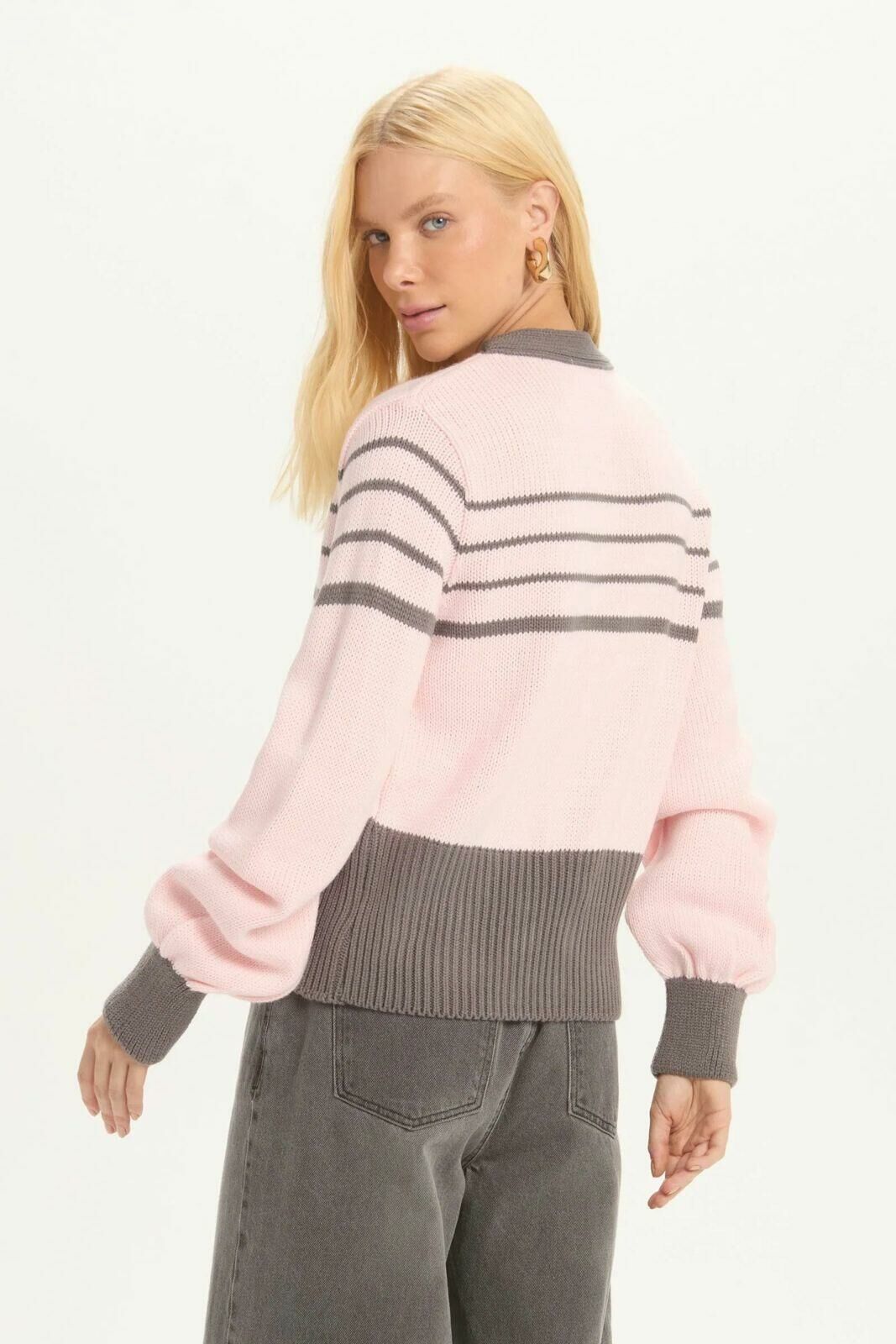 Imagem de Casaco Olívia Rosa e Cinza Le Blog